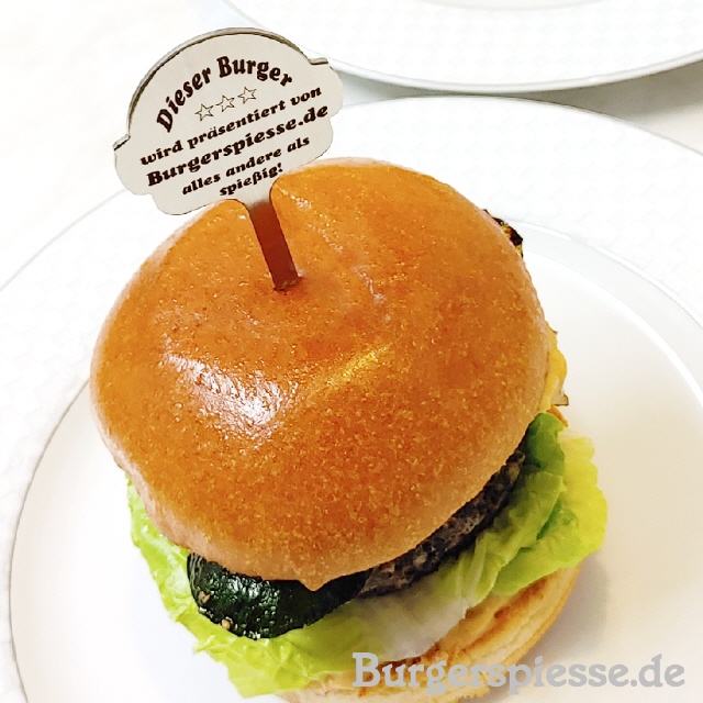 Burger mit Burgerspieß 105